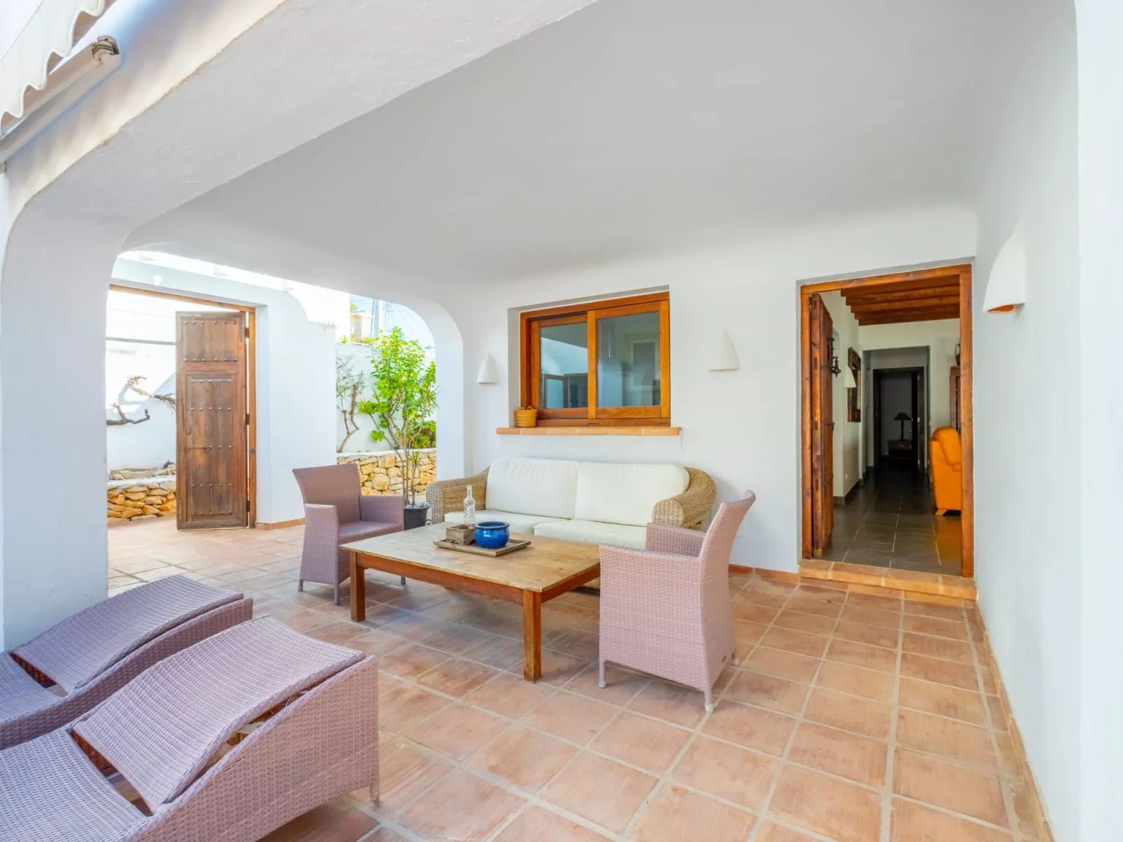 Brisas del Mar-Inside