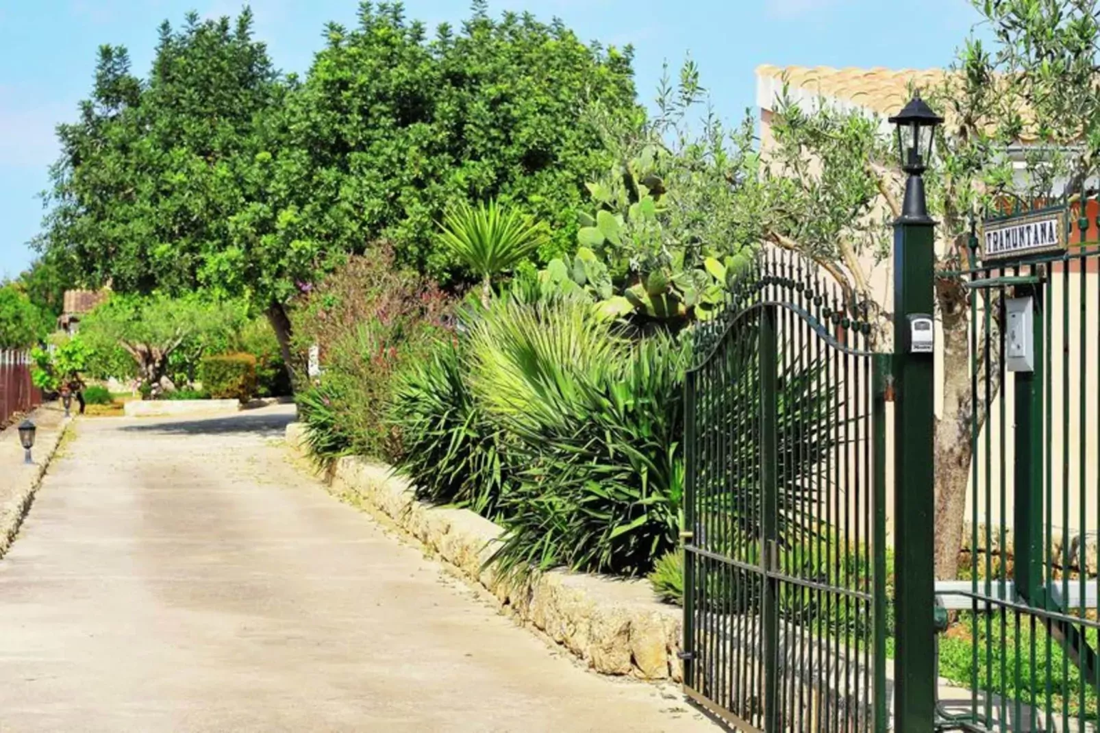 Tramuntana-Gardens summer