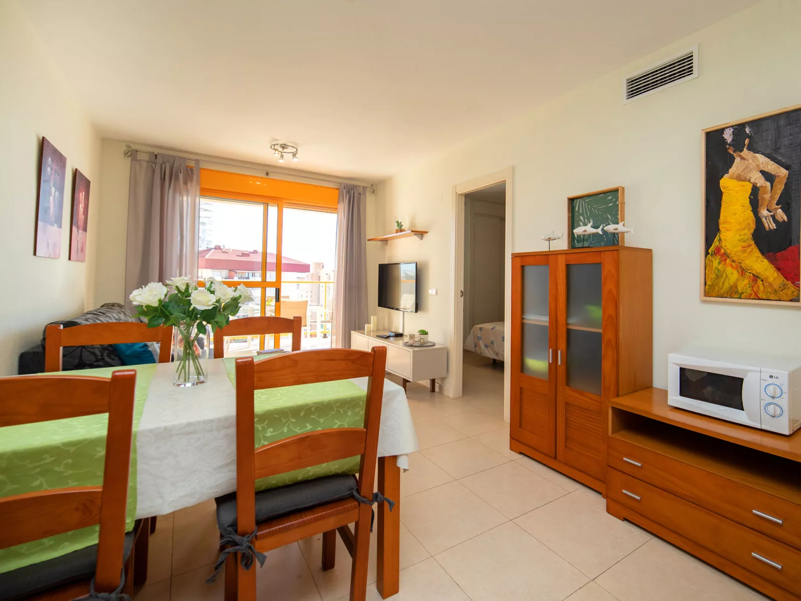 Ambar Beach-Inside