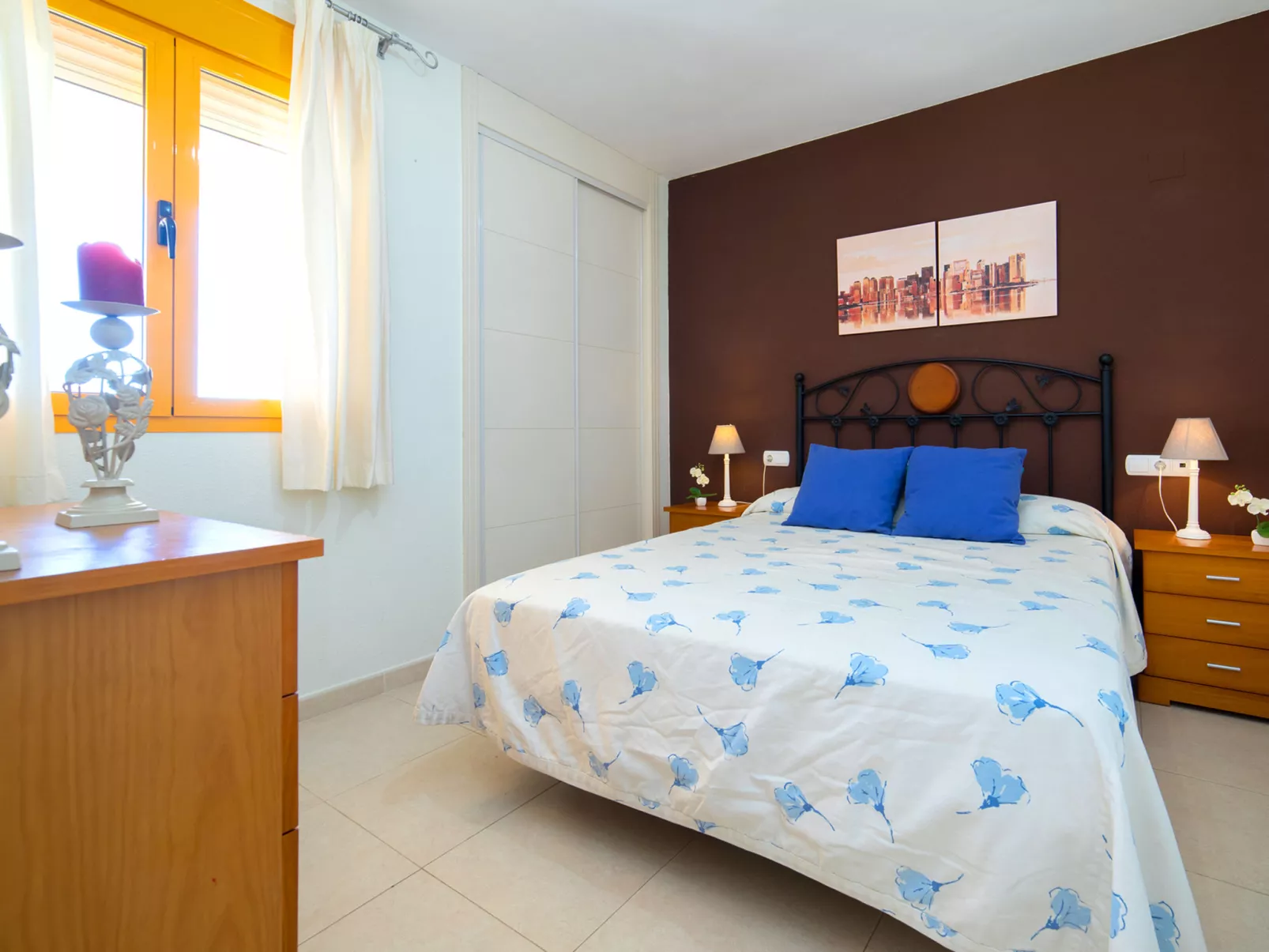 Ambar Beach-Inside