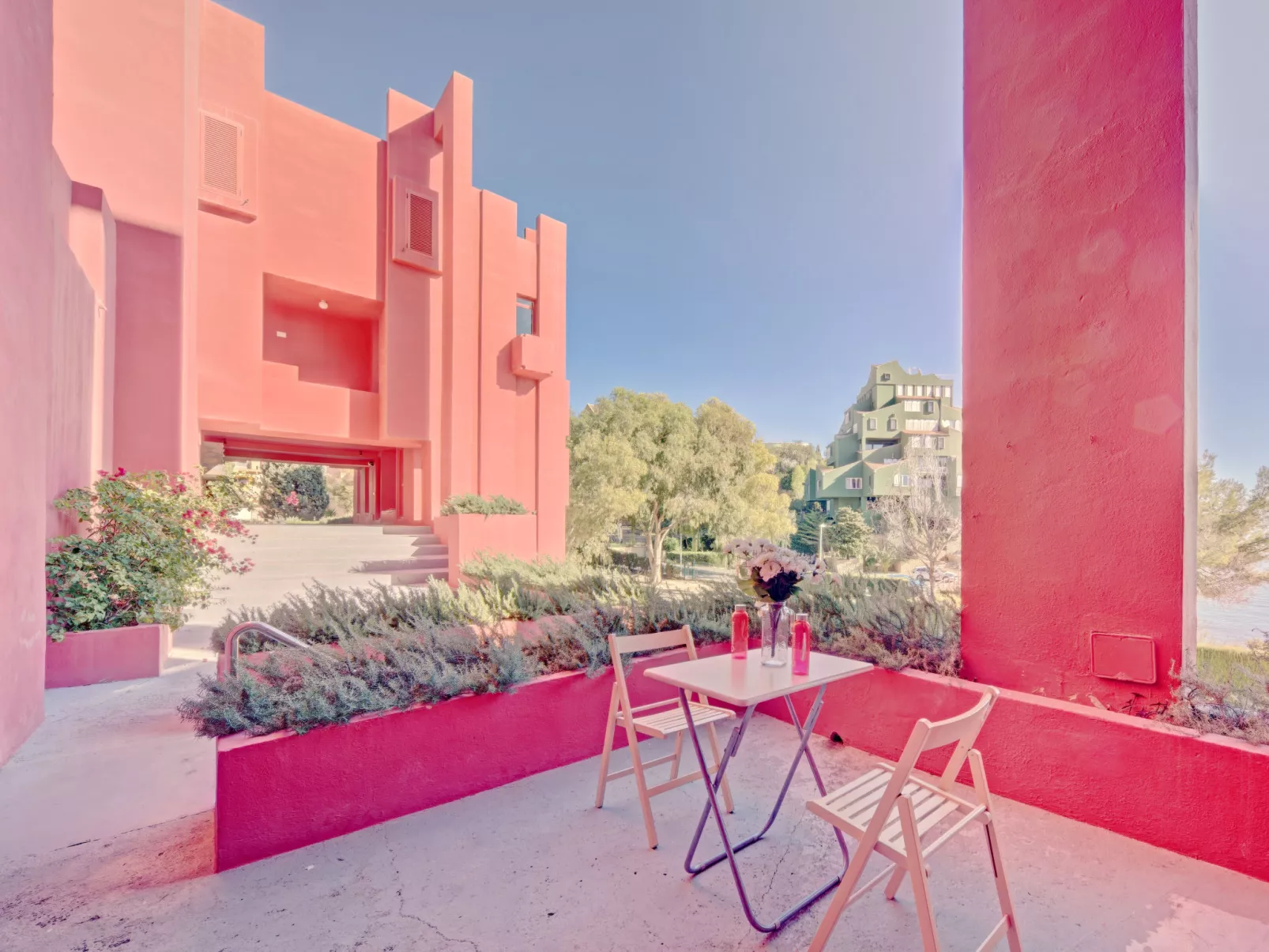Muralla Roja-Dehors