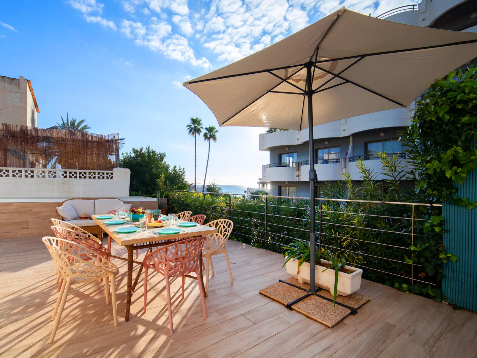 La Cala-Outside