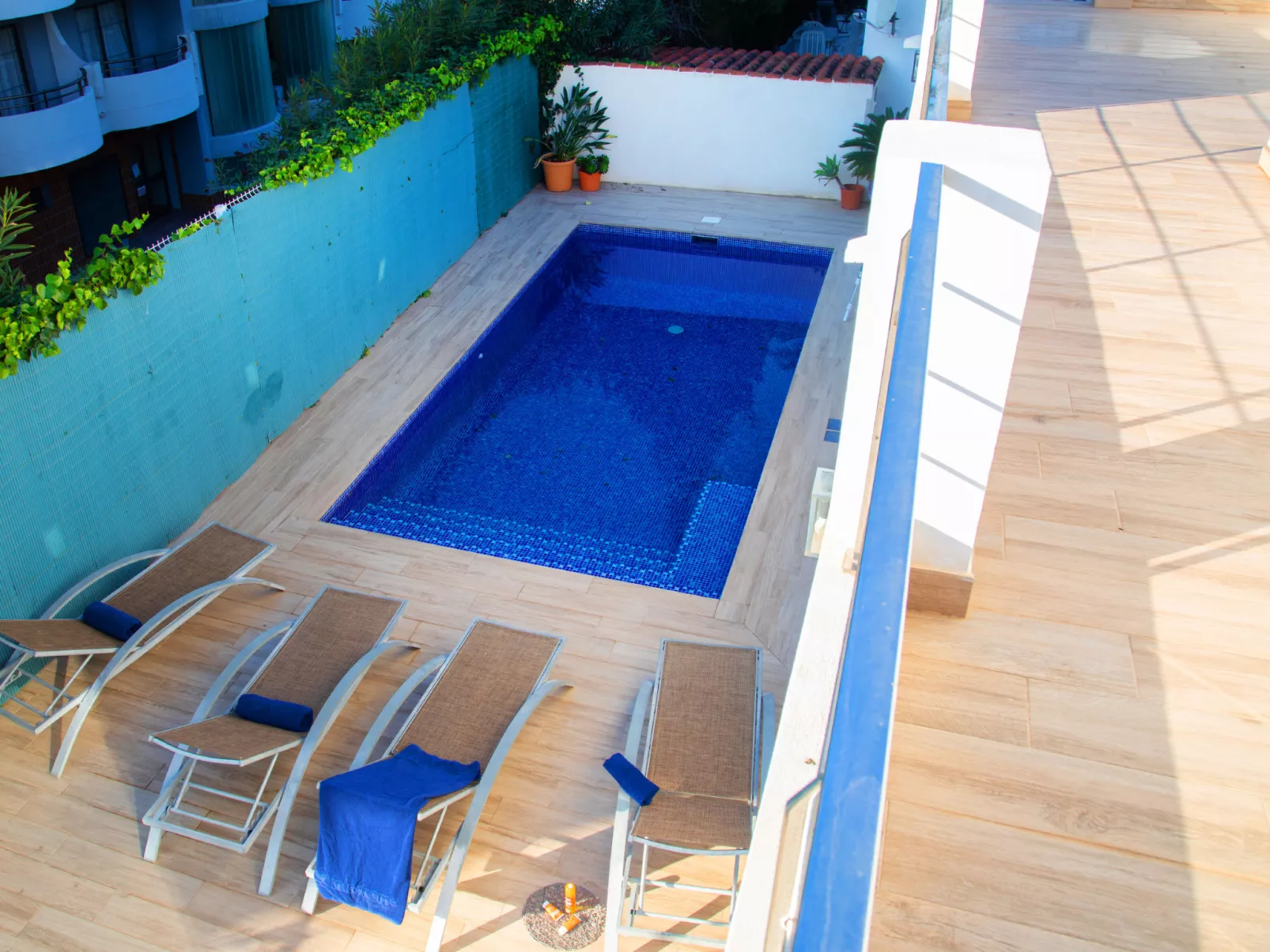 La Cala-Outside