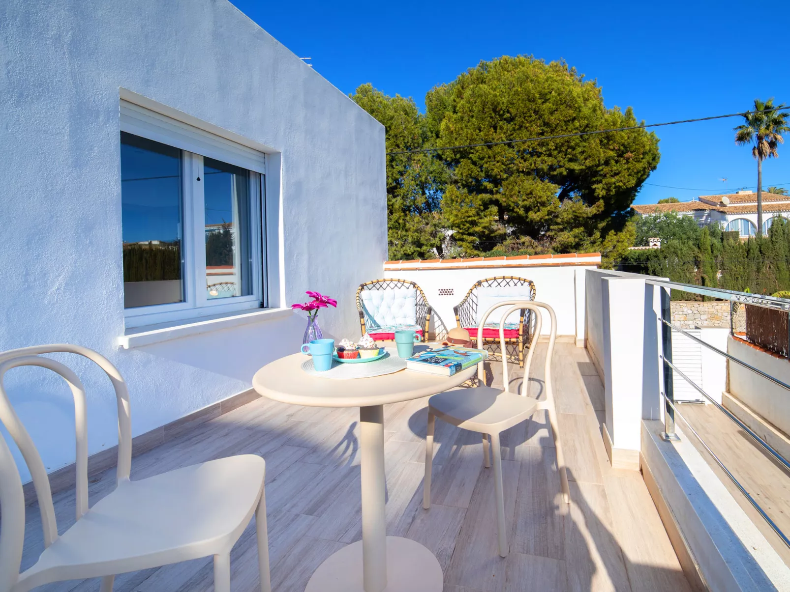 La Cala-Outside