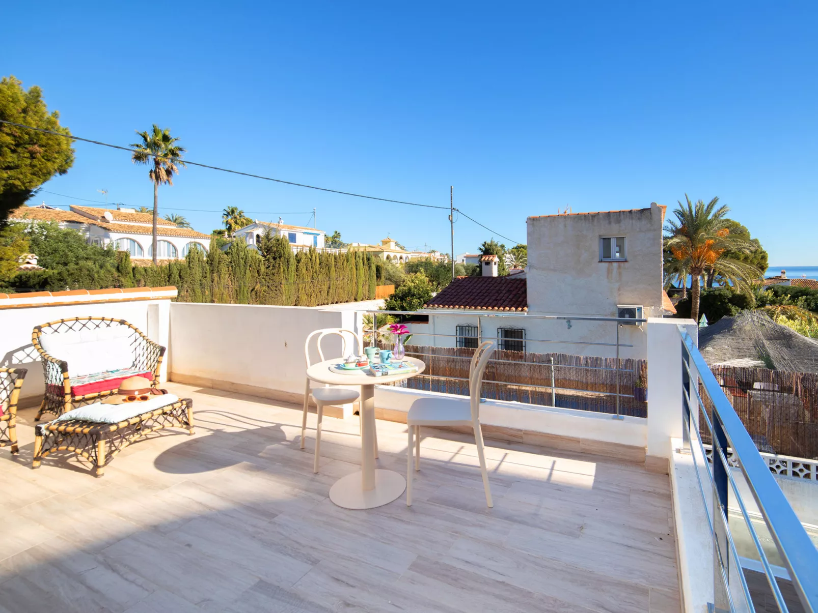 La Cala-Outside