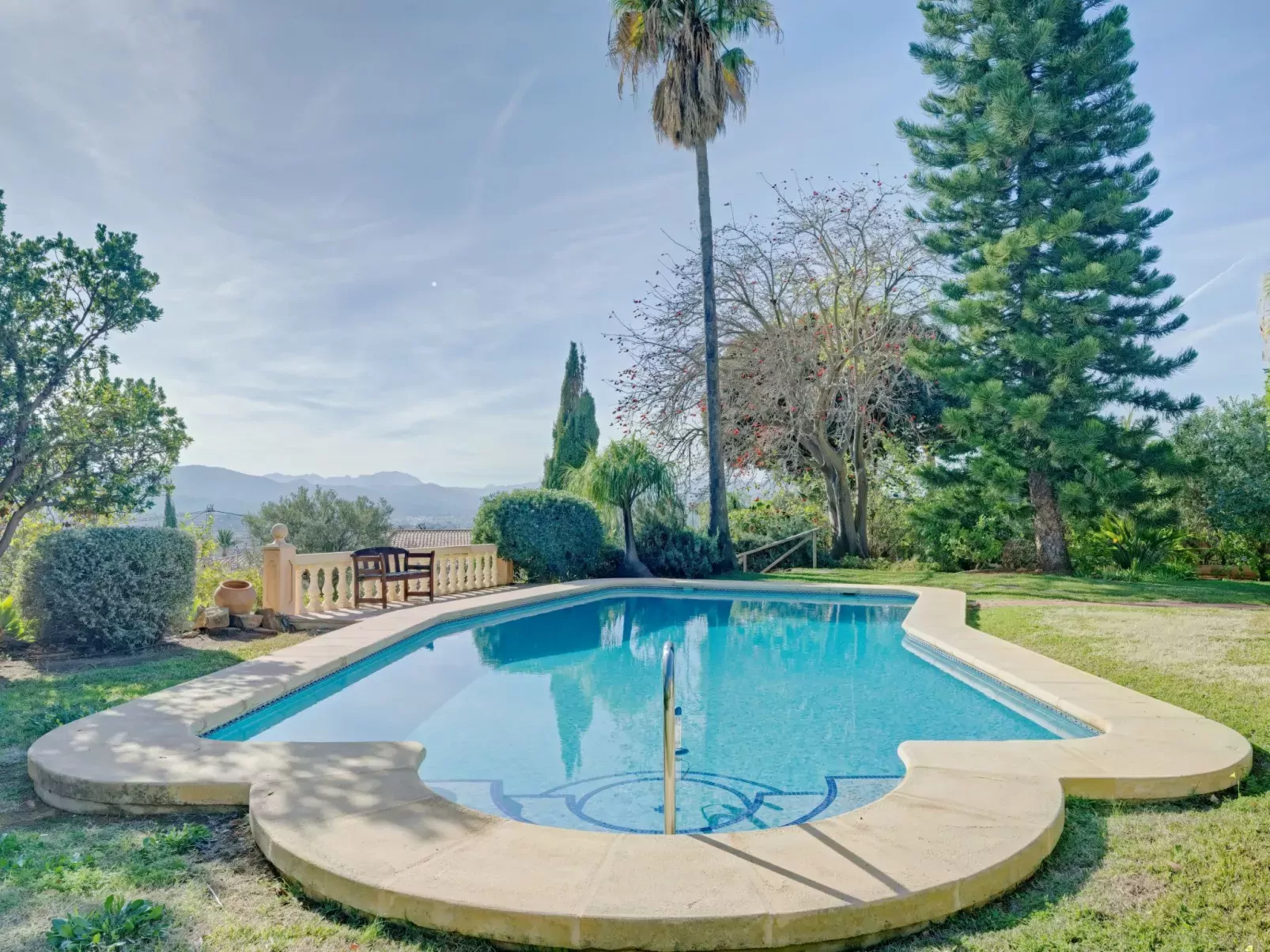 Villa del Tauro-Outside