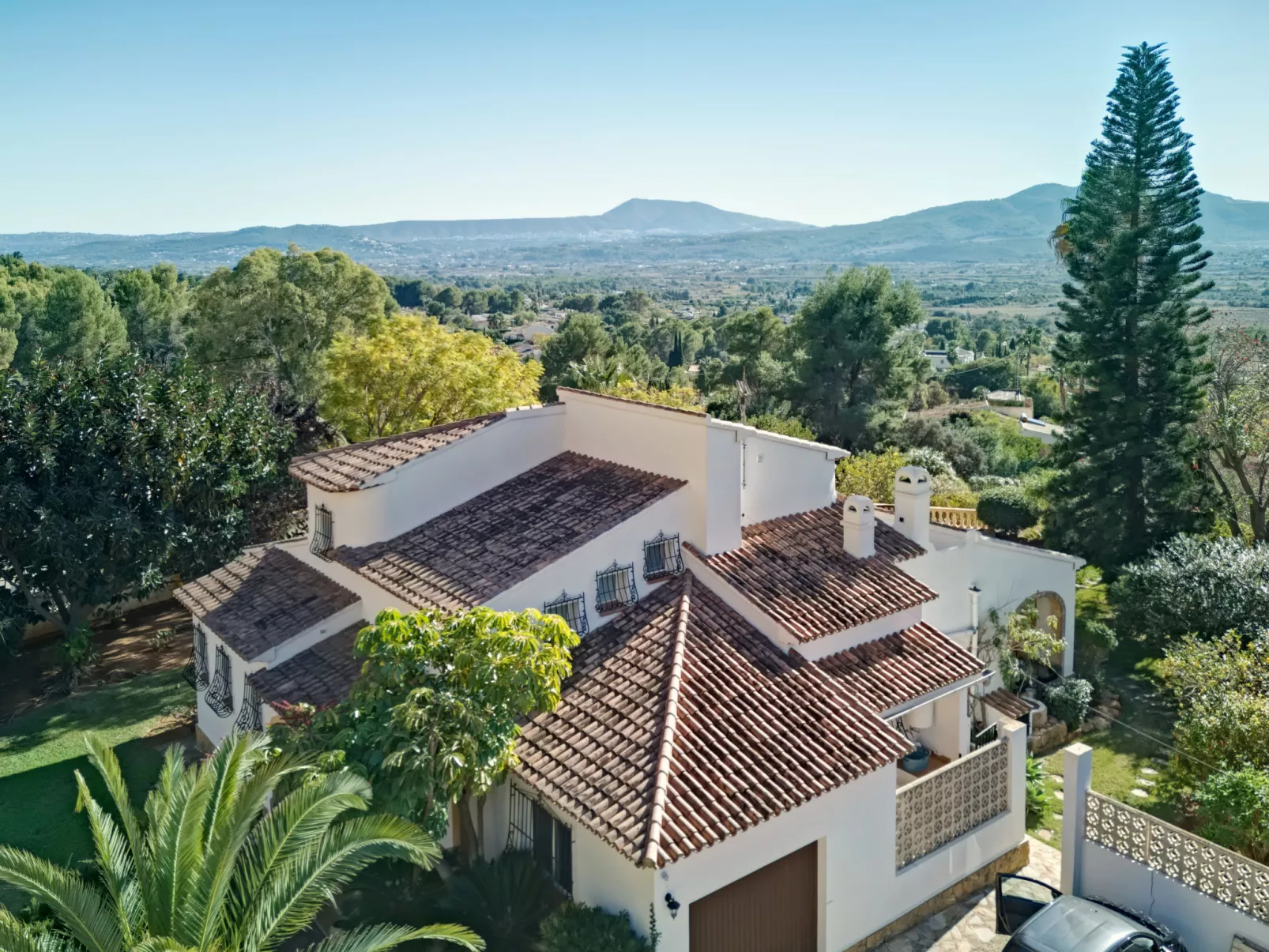 Villa del Tauro-Outside