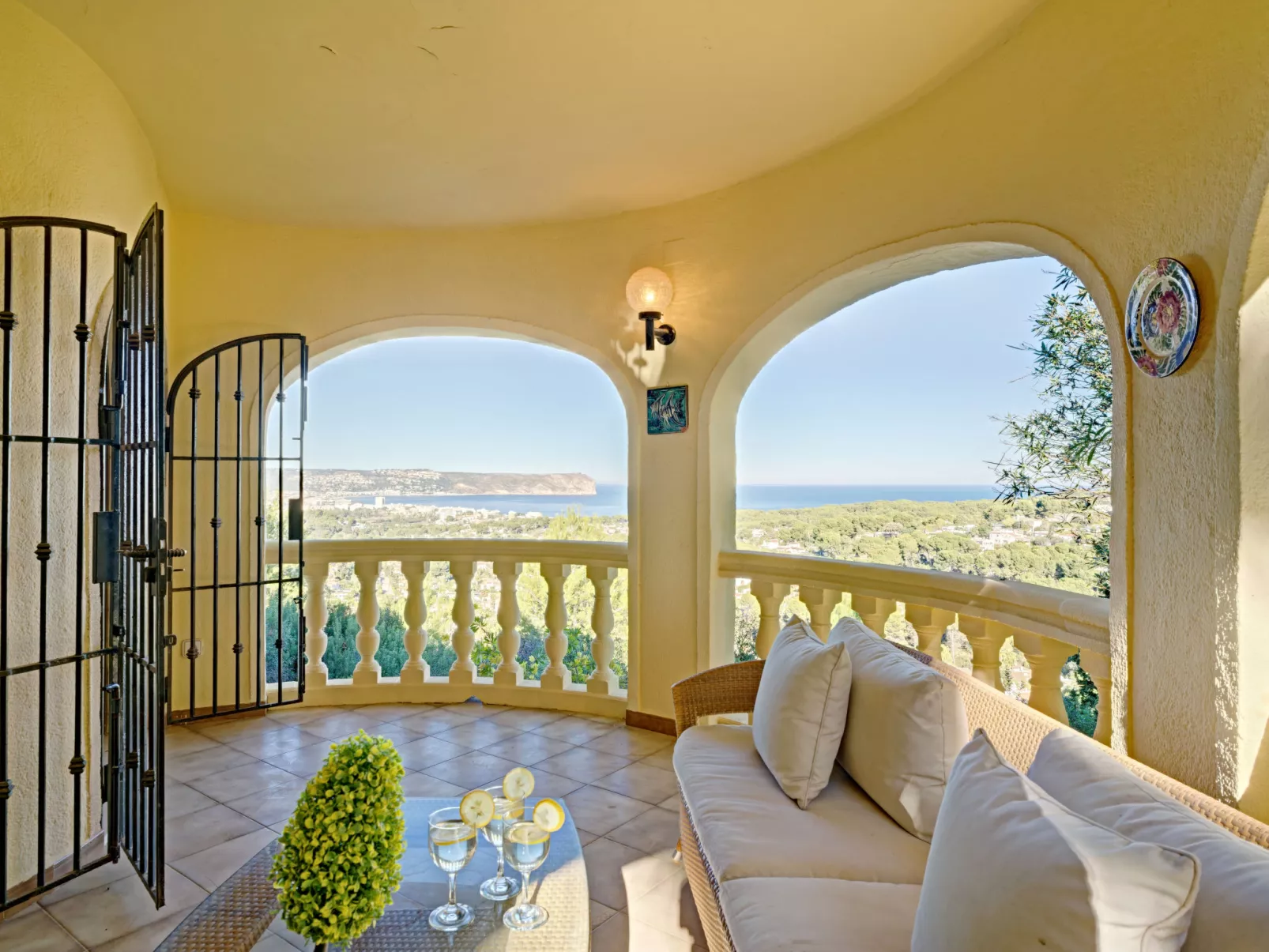 Villa Zamorita-Drinnen