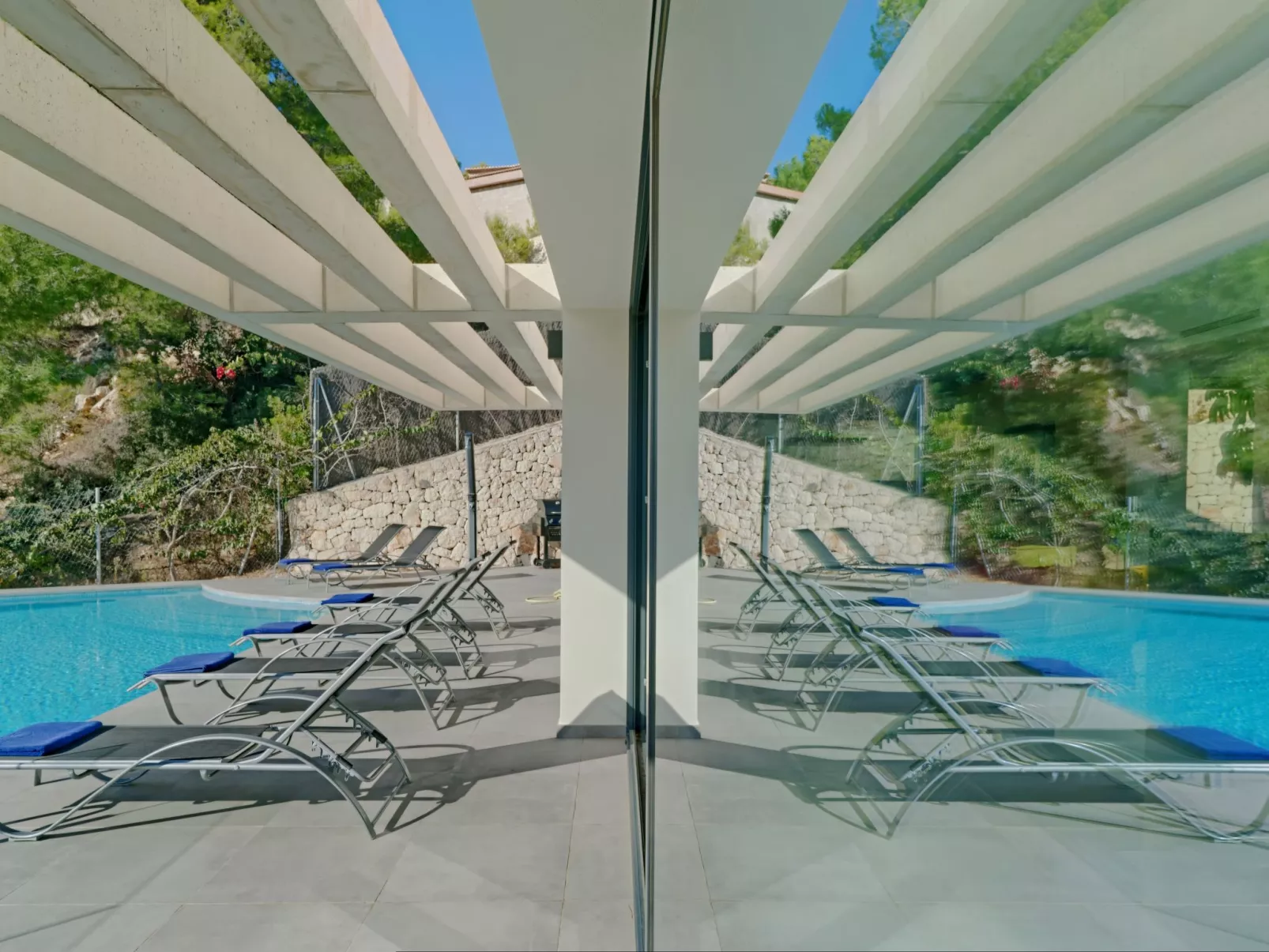 Villa Juno-Outside
