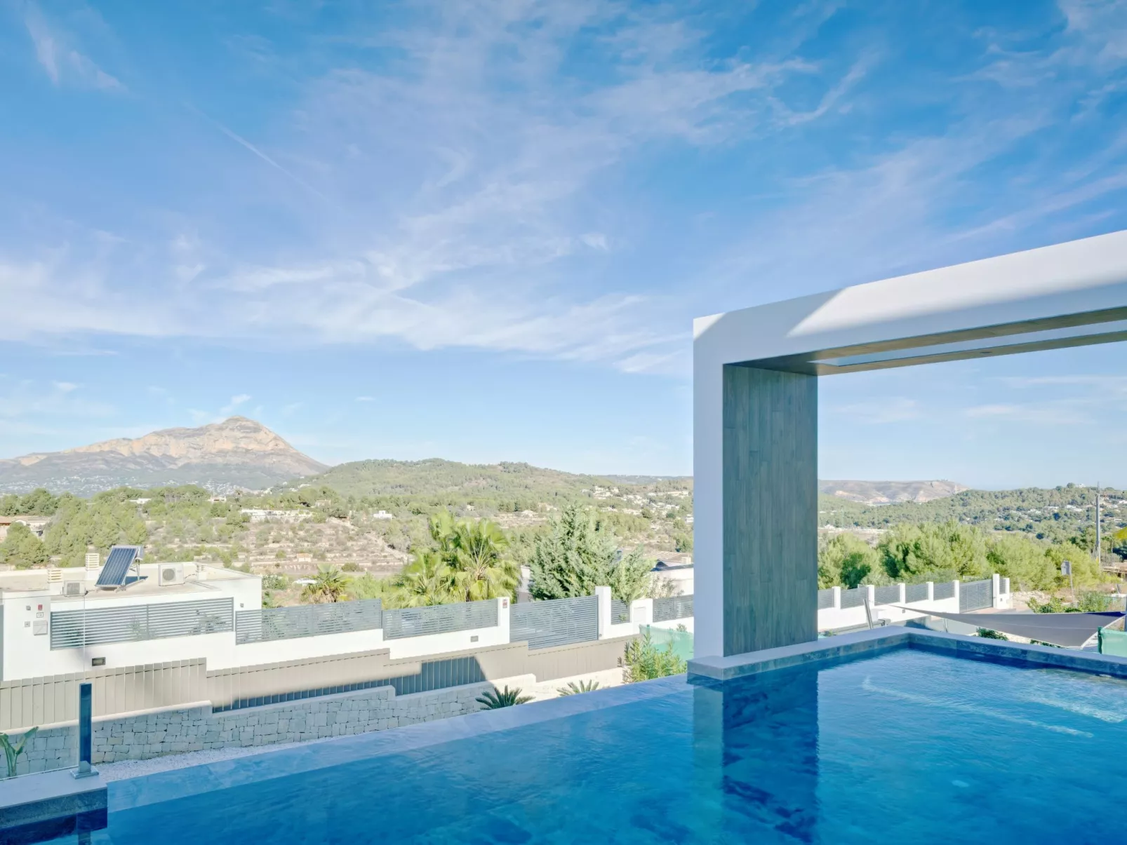 Villa Luna-Outside