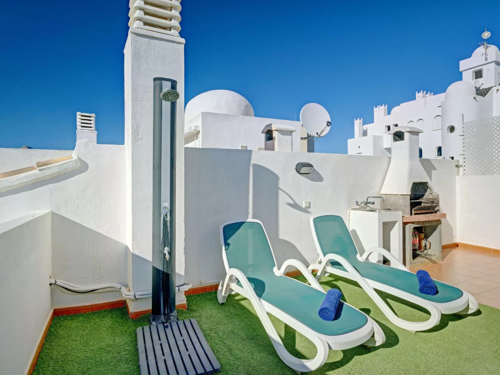 Monte Salonica Penthouse Plus-Outside