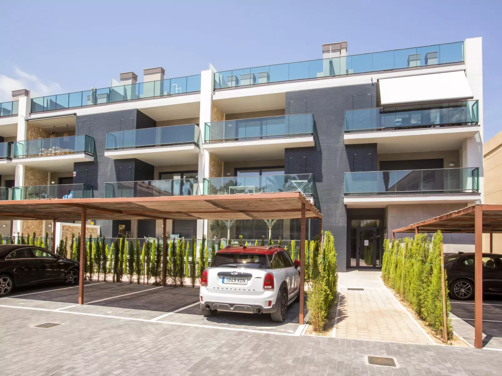 Golden Ray Duplex-Outside