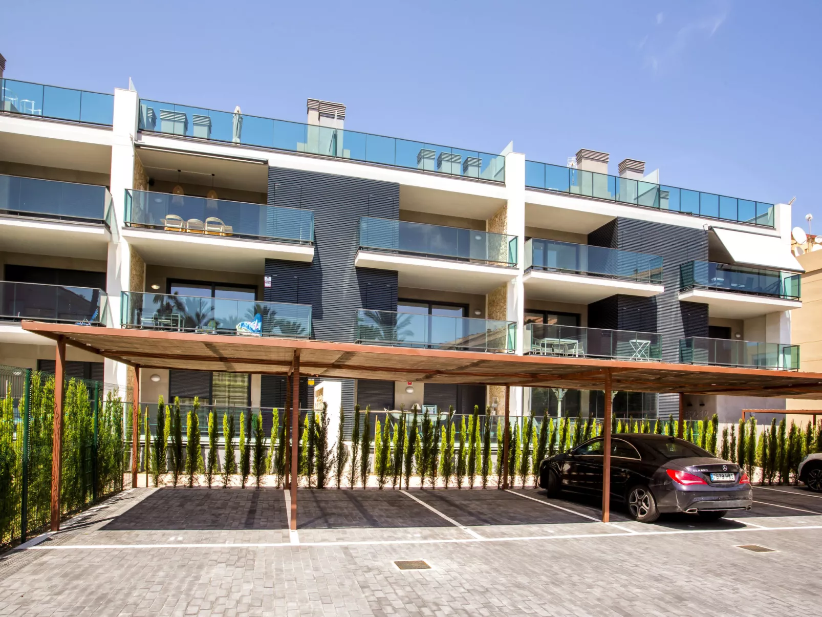 Golden Ray Duplex-Outside