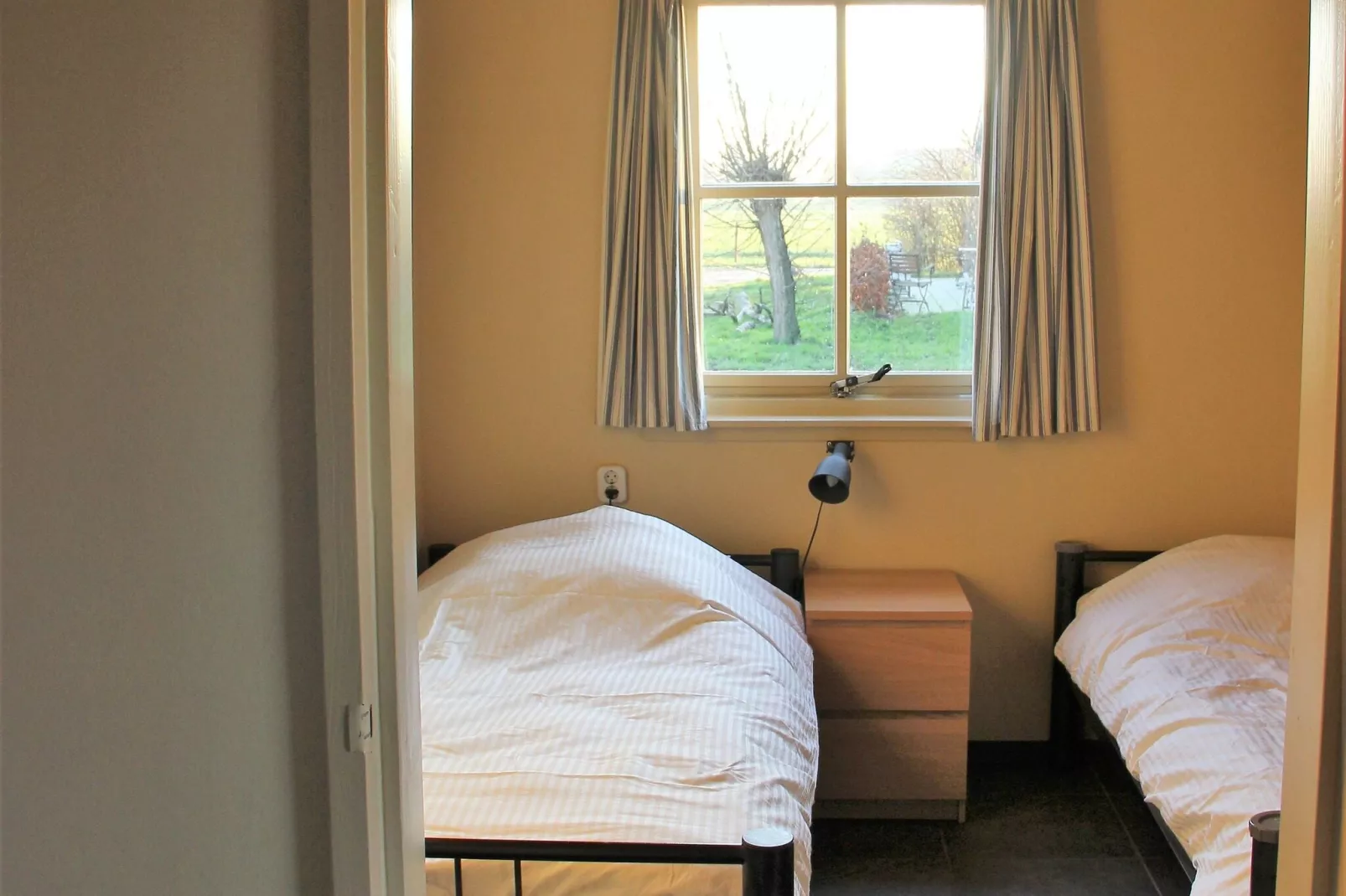 Vakantiehuisje 3 Aarde Groene Camping Lage Zwaluwe-Schlafzimmer