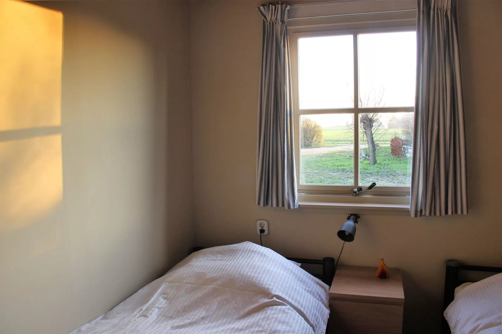 Vakantiehuisje 3 Aarde Groene Camping Lage Zwaluwe-Schlafzimmer
