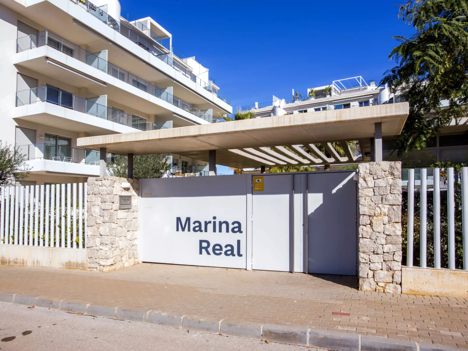 Marina Real I-Outside