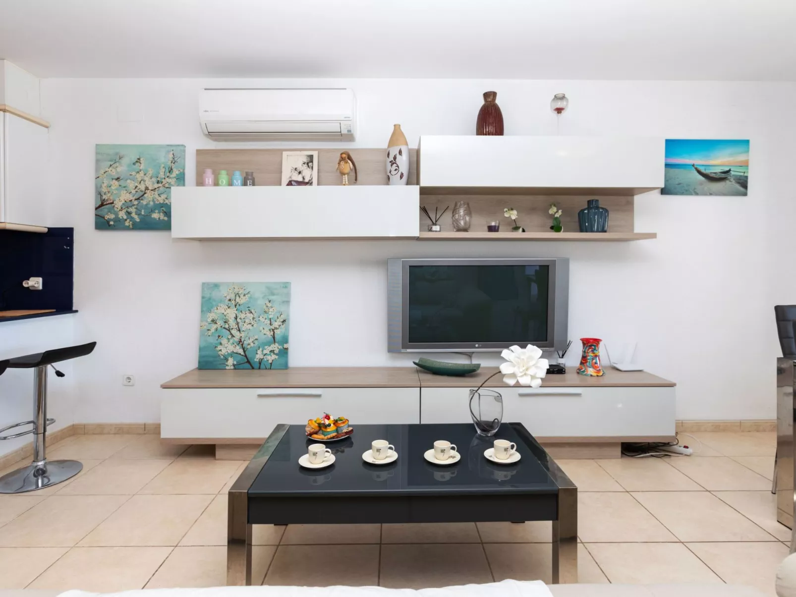 Los balcones-Inside