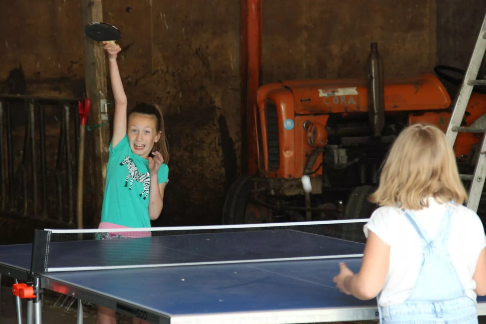Vakantiehuisje 3 Aarde Groene Camping Lage Zwaluwe-Parkeinrichtungen