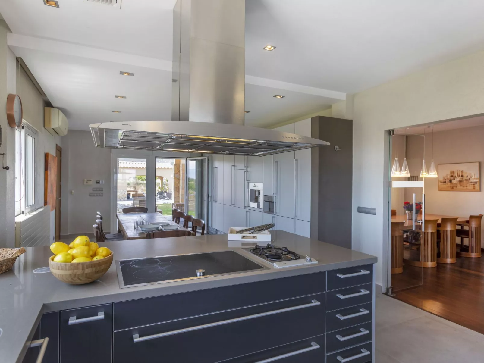 Finca Villa Roig-Inside