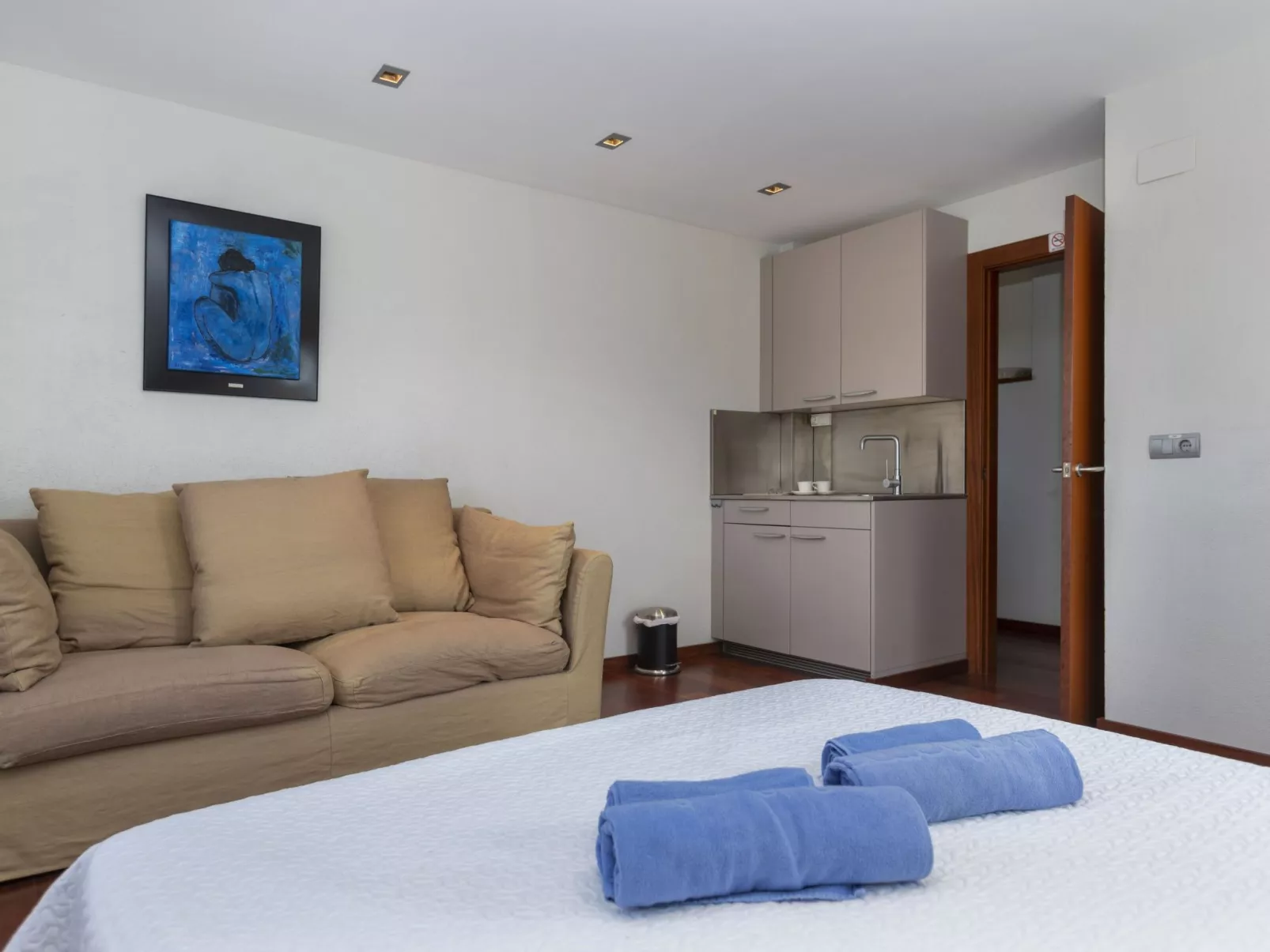 Finca Villa Roig-Inside