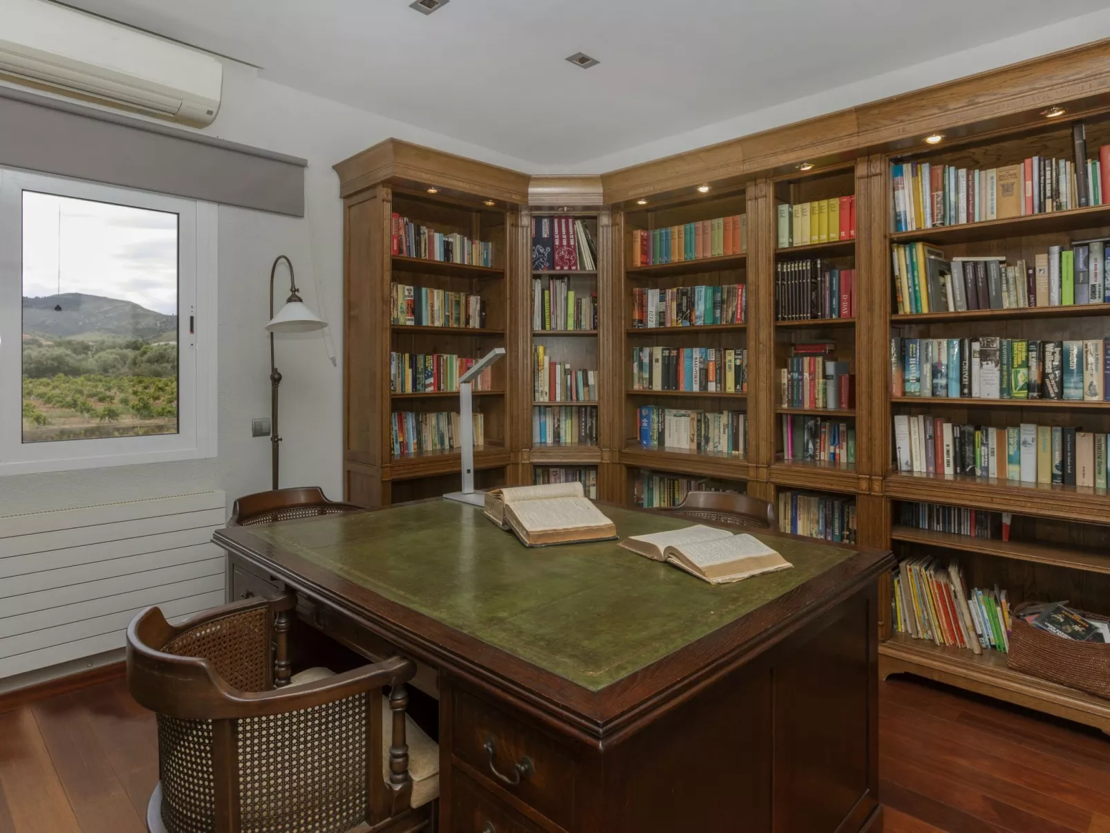 Finca Villa Roig-Inside