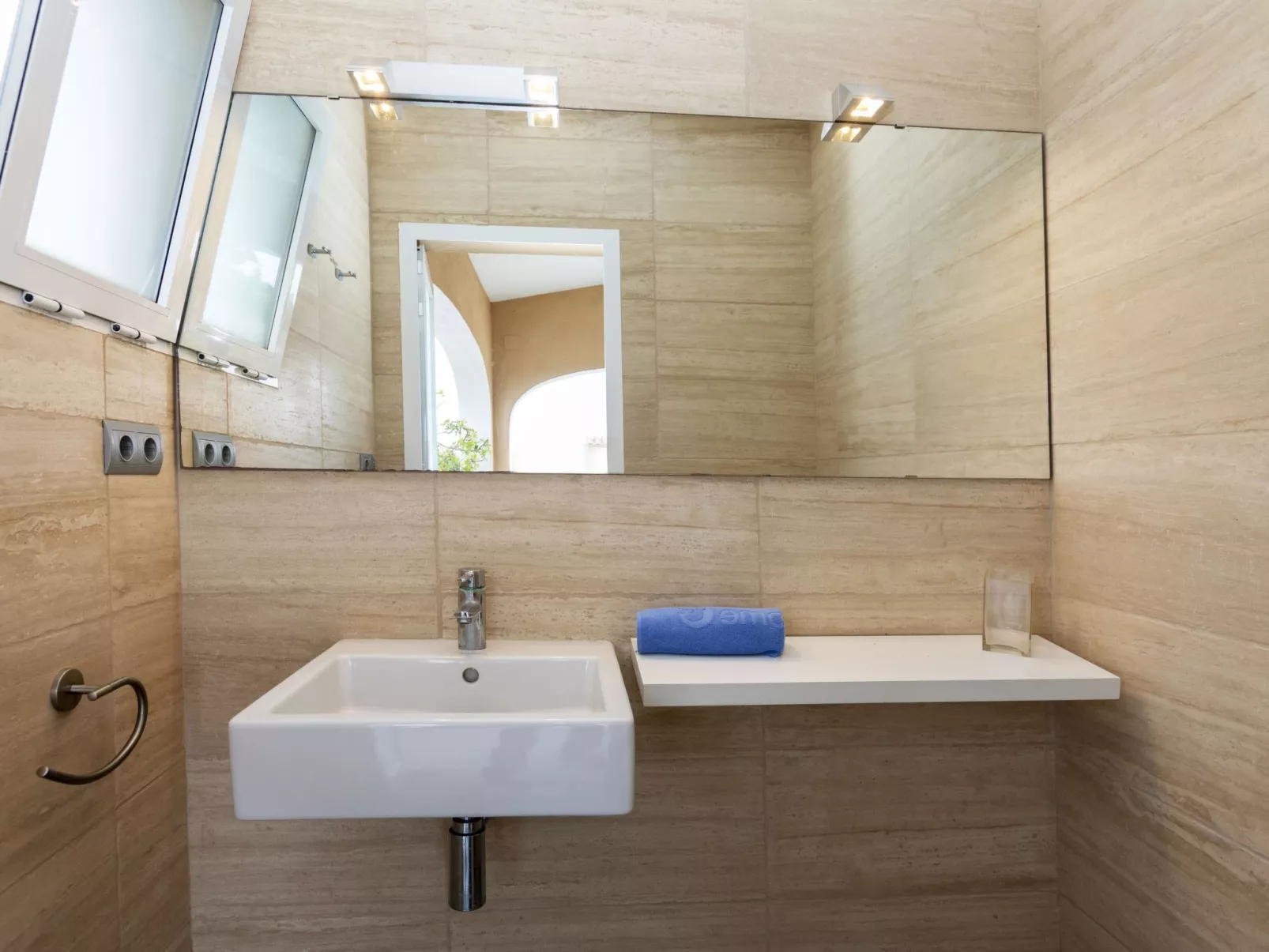 Finca Villa Roig-Inside