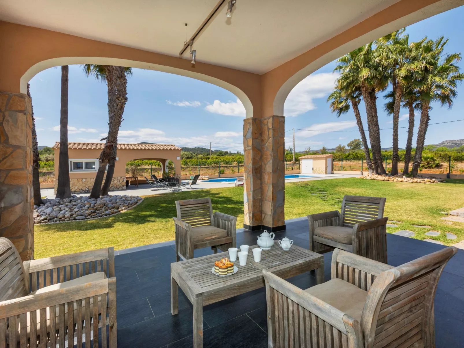 Finca Villa Roig-Outside