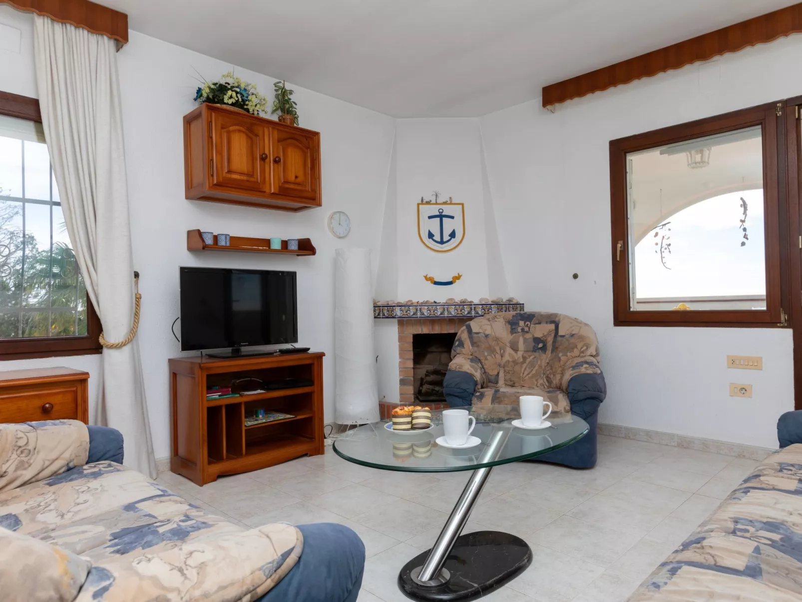 Tres Flores-Inside
