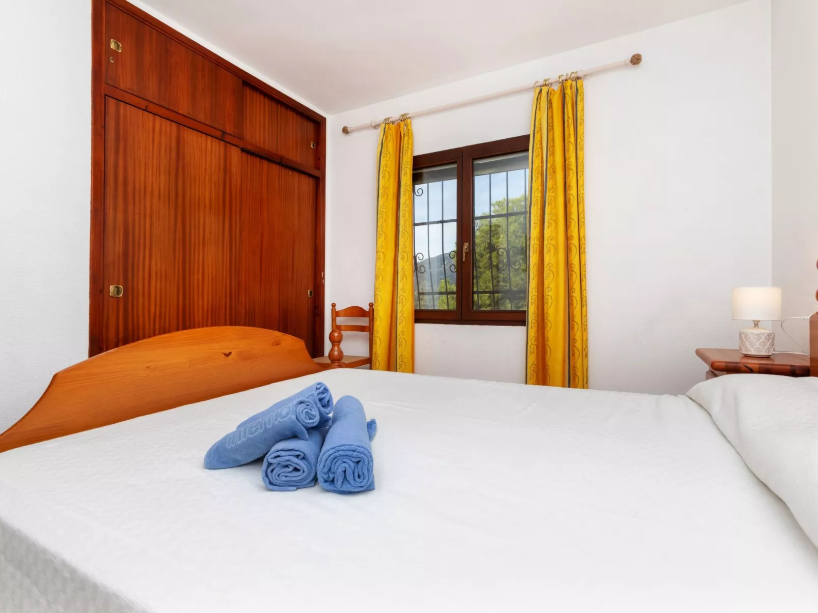 Tres Flores-Inside