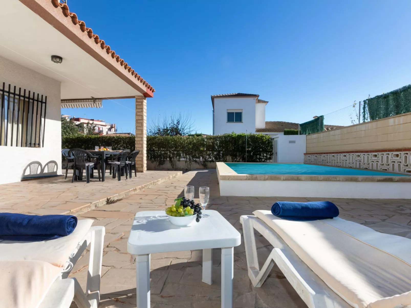 Villa Remedio-Outside