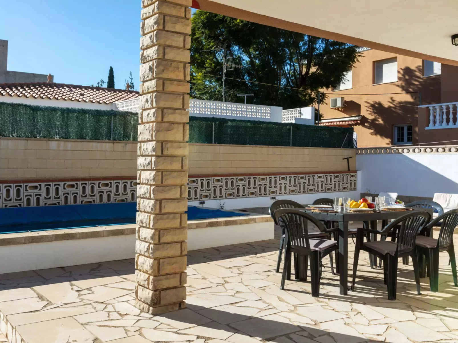Villa Remedio-Outside