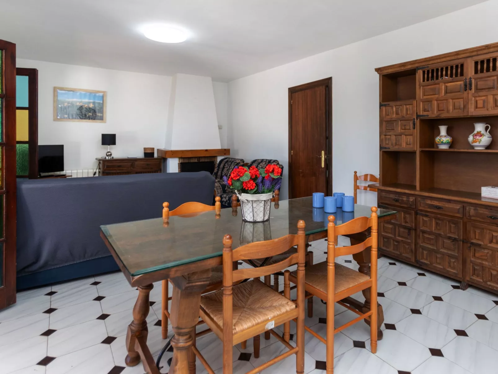 Villa Dorada-Inside