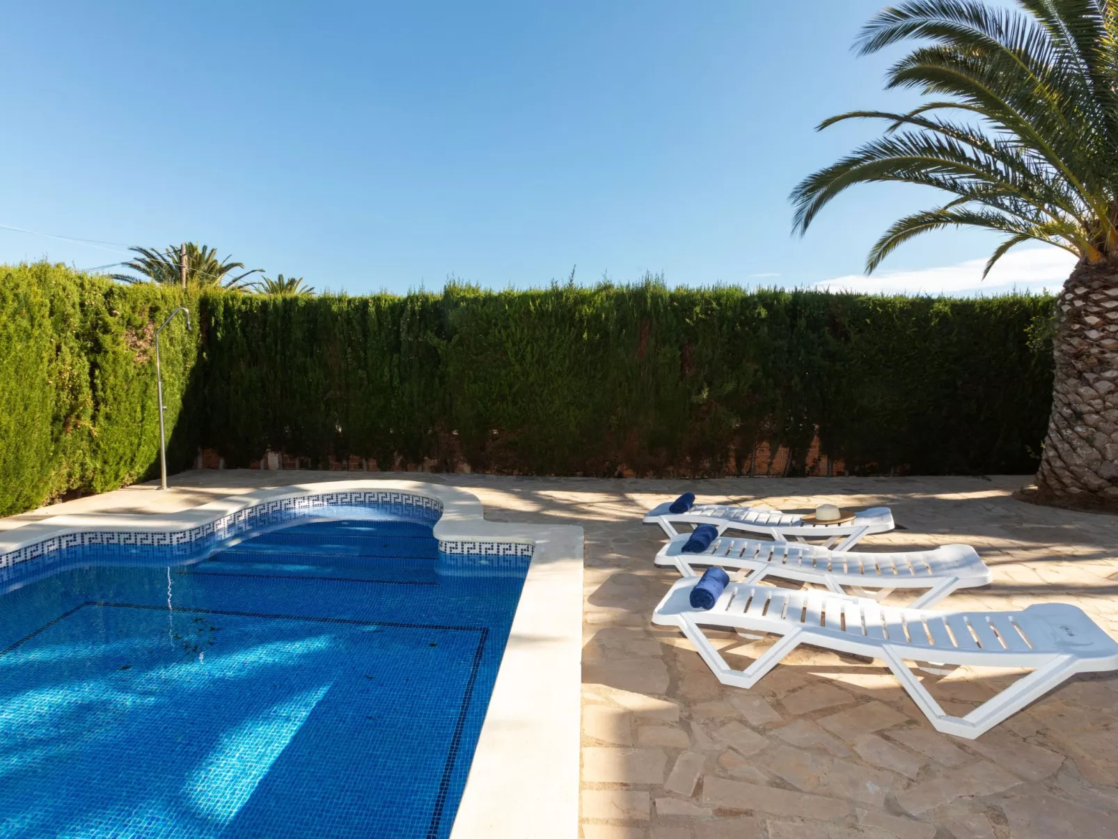 Villa Dorada-Outside