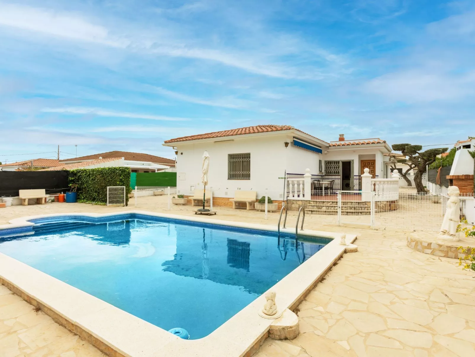 Villa Cristal-Outside