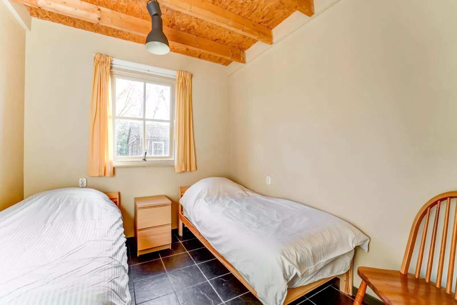 Vakantiehuisje 5 Aarde Groene Camping Lage Zwaluwe-Schlafzimmer