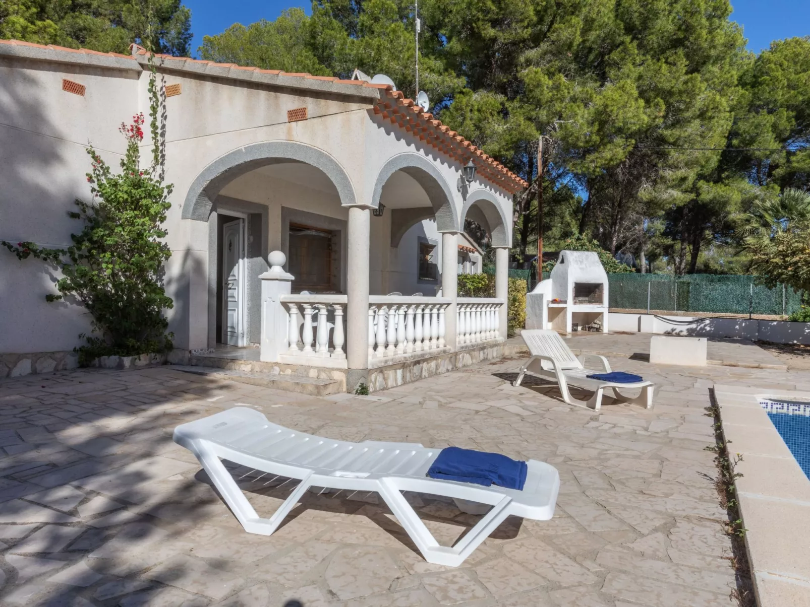 Villa Nido-Outside