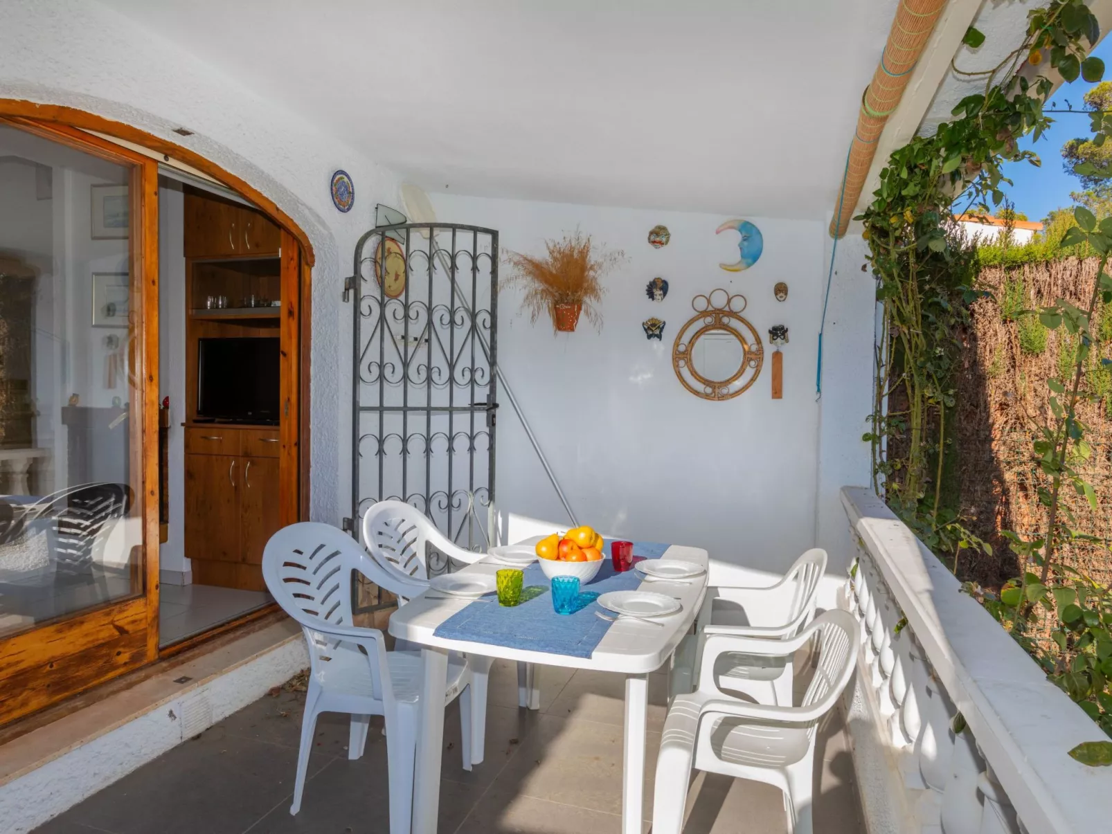 Casa Blanca-Outside