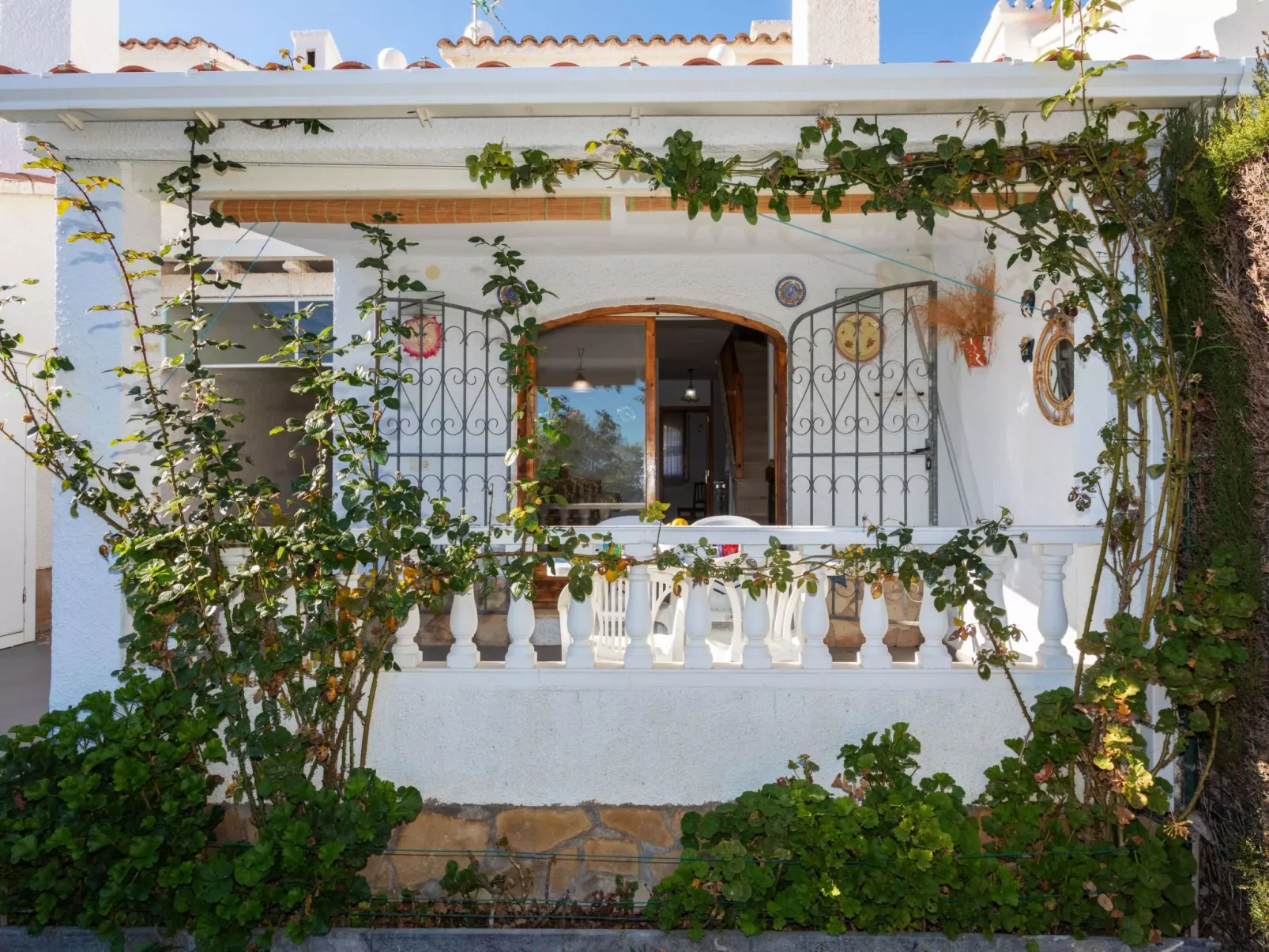 Casa Blanca-Outside