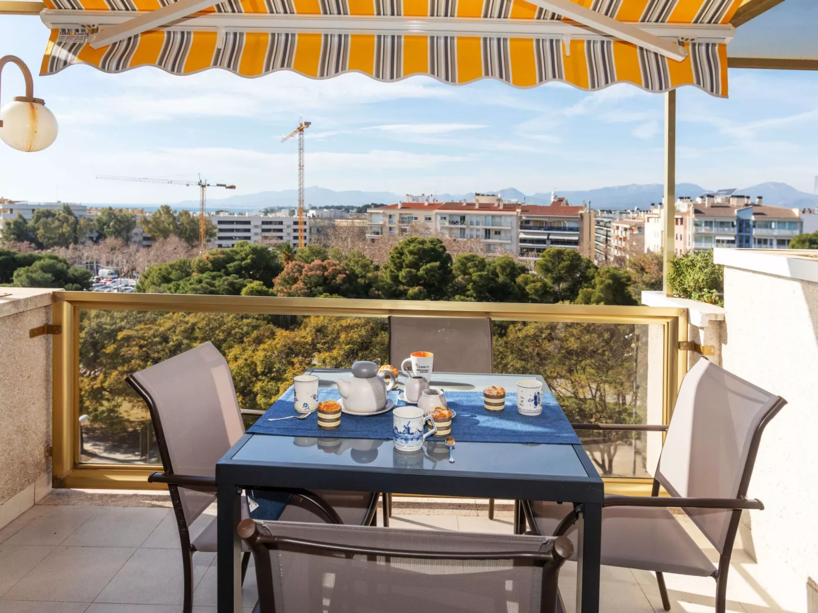 Luxury Atic Cambrils-Outside