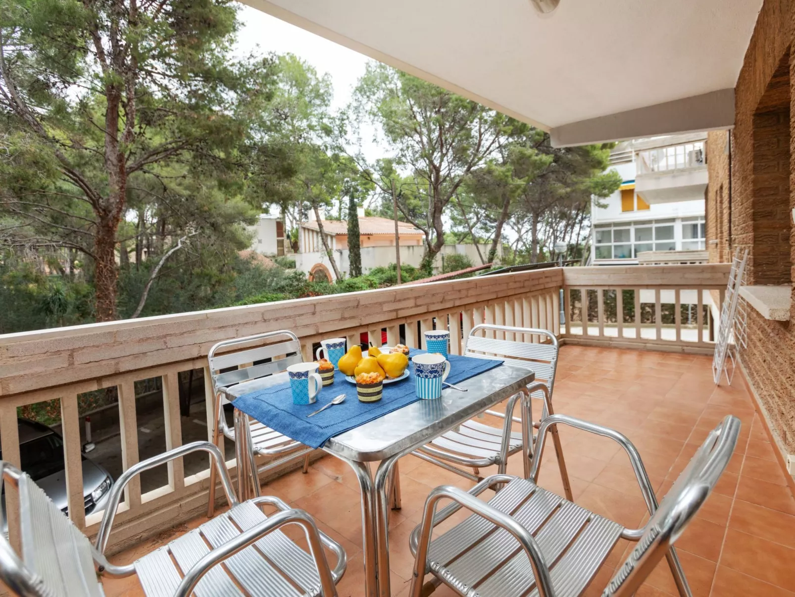 Cye 6 Cap Salou-Outside