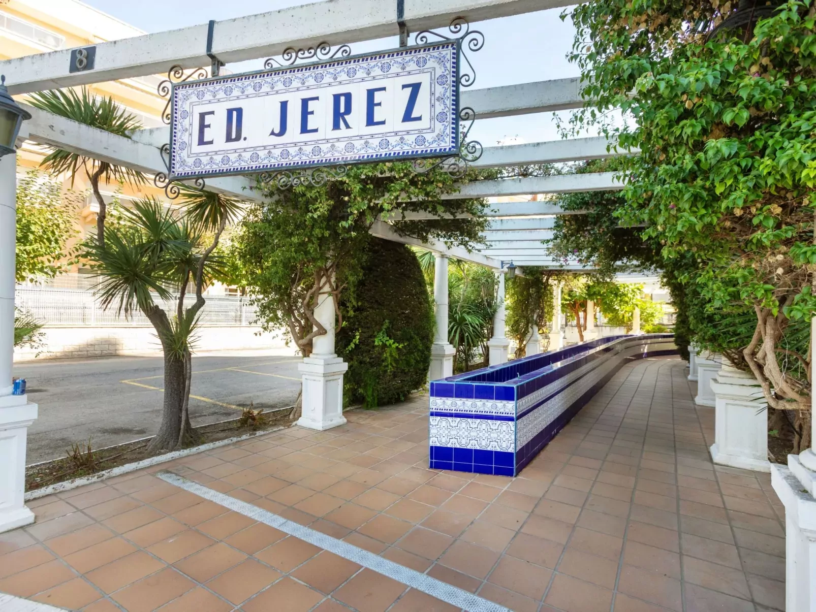 Jerez-Outside
