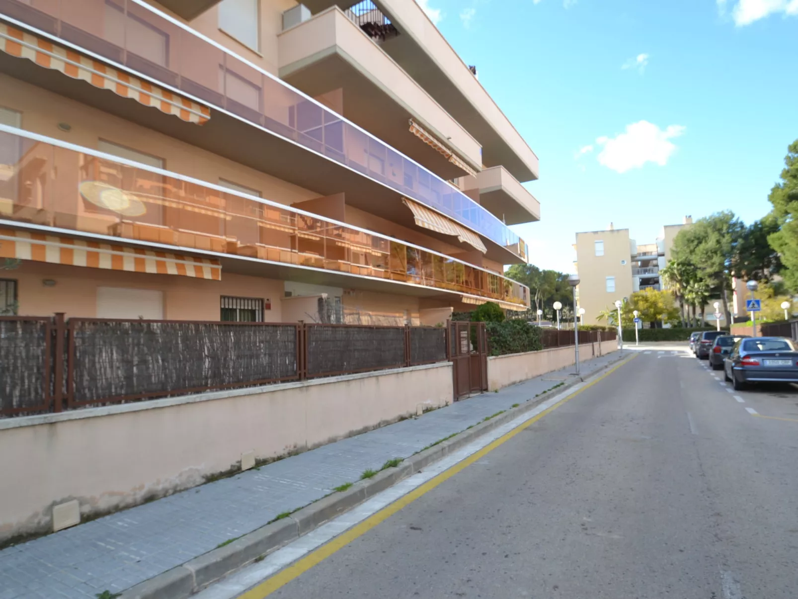Montserrada-Outside