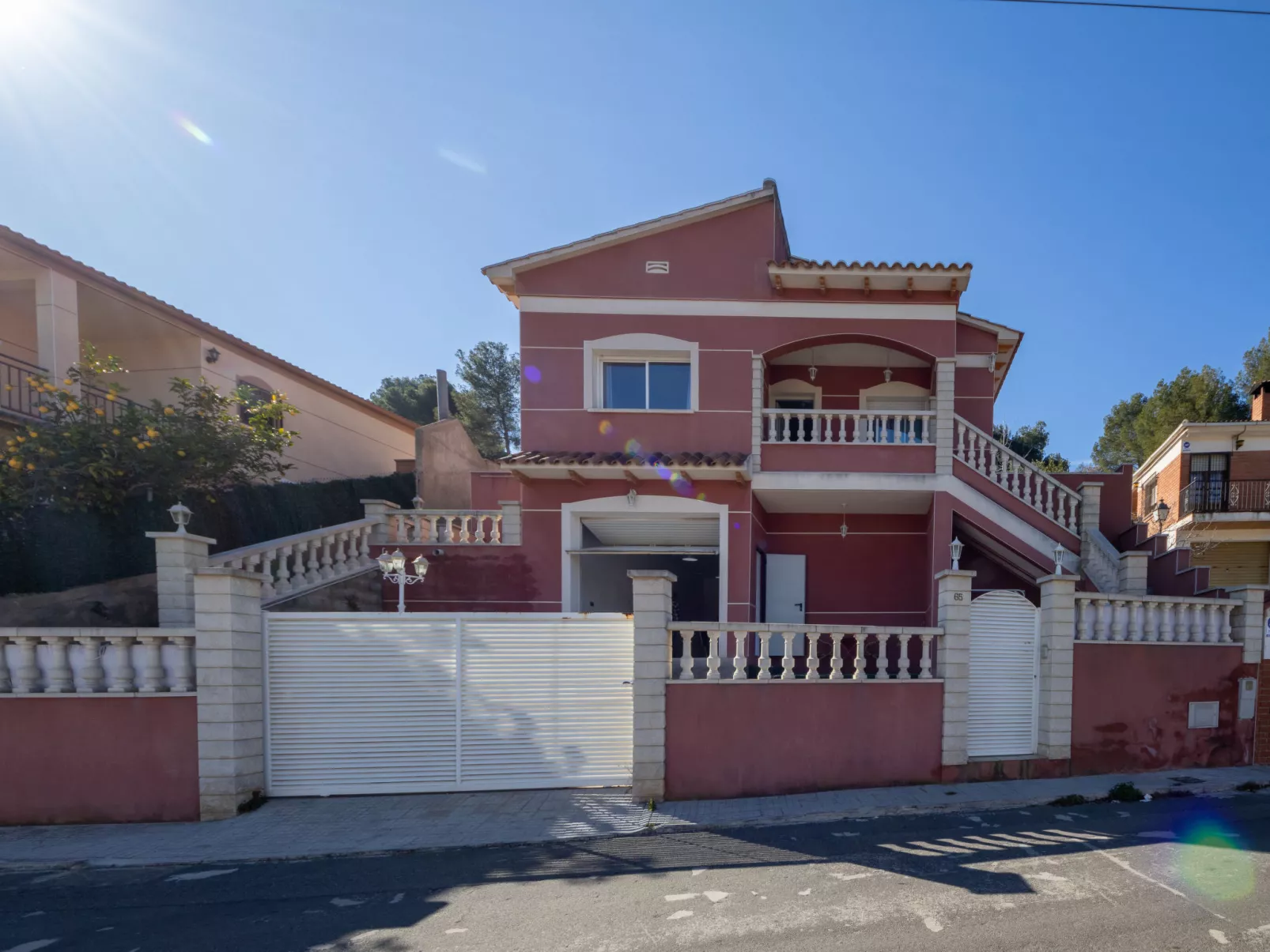Villa Rosales-Outside