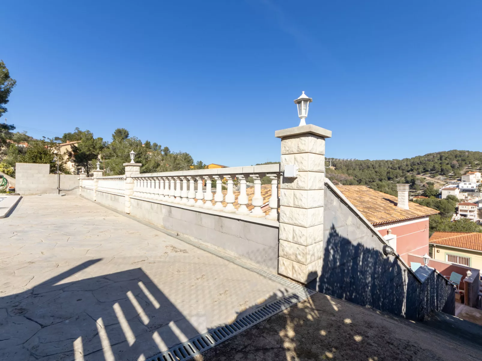 Villa Rosales-Outside