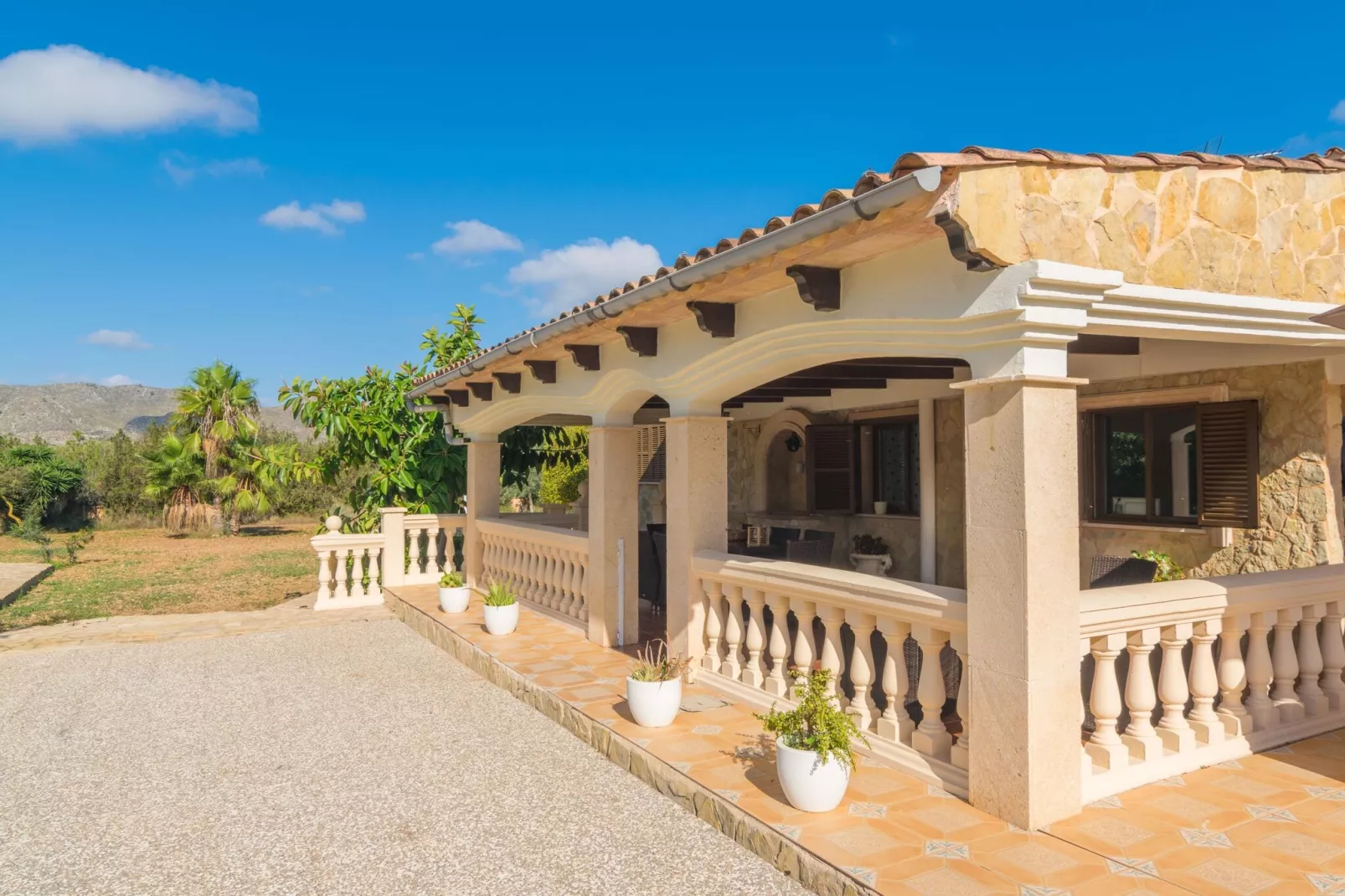 Villa Arhu-Exterior summer