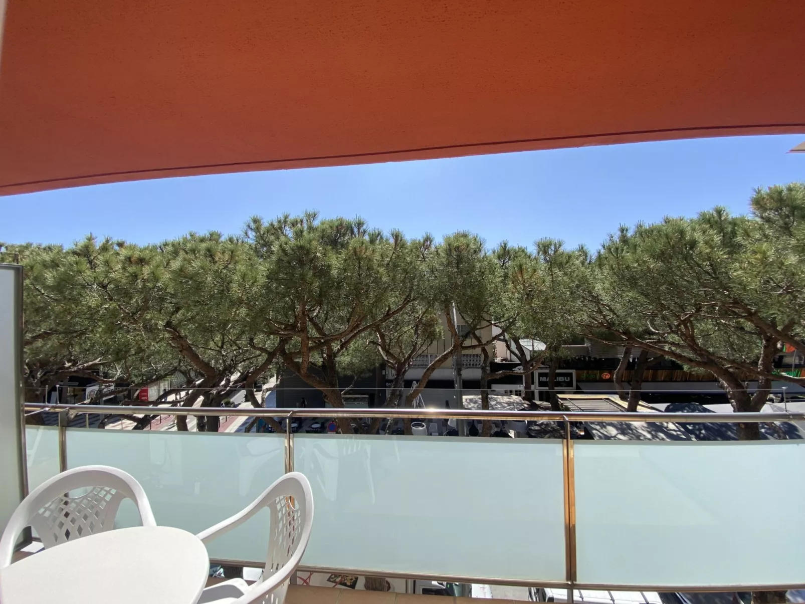 Sant Marc-Outside