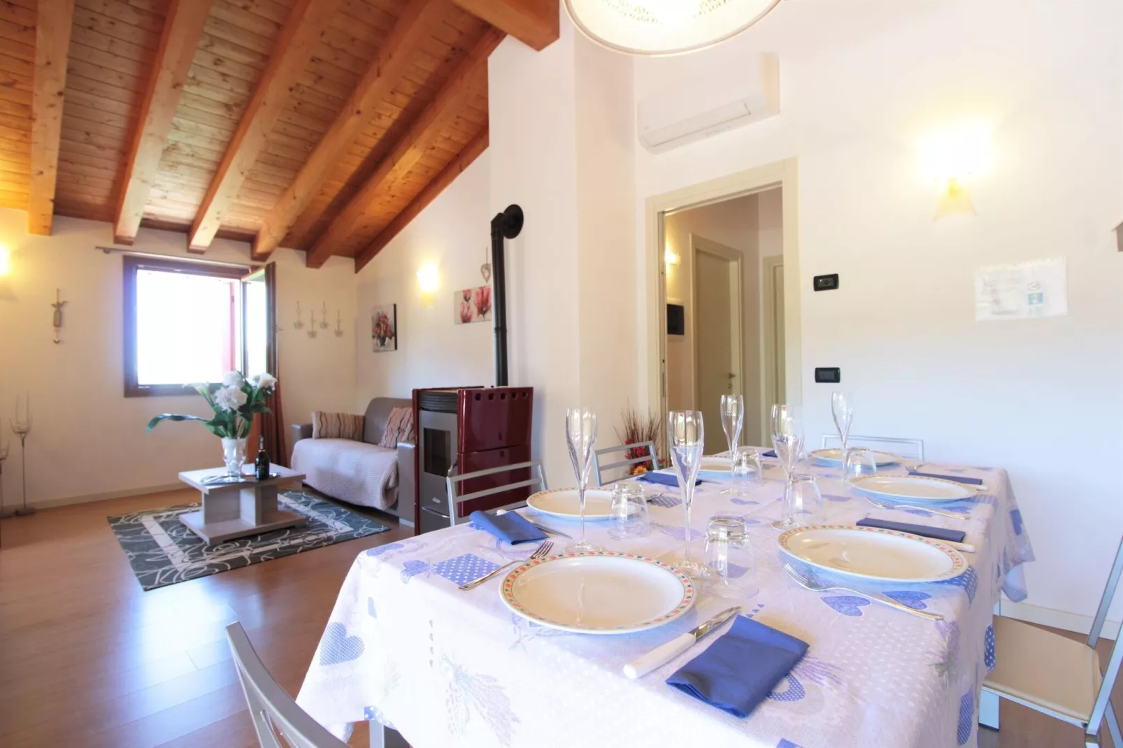 Riva dei Tor-Dining room