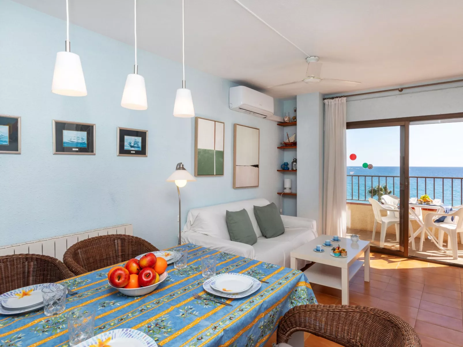 Seafront Apartment Torre Valentina-Inside
