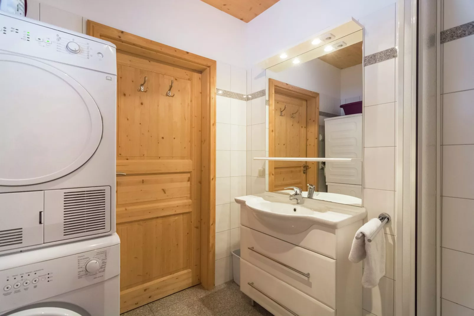 Chalet in Austria-Bathroom