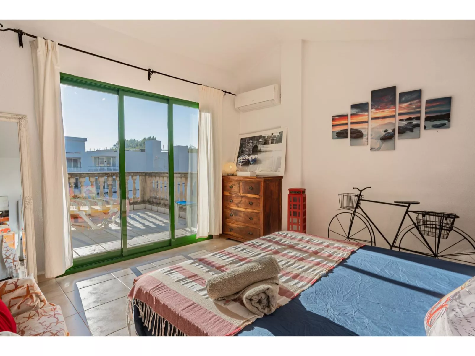 Sunwing Beach-Inside